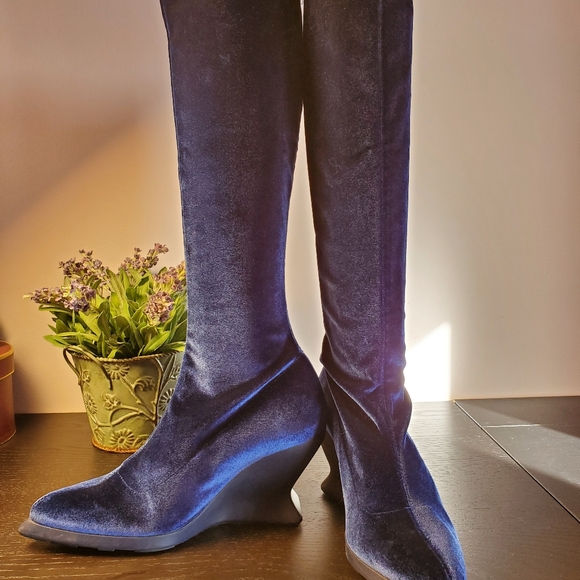 John Fluevog Shoes - John Fluevog Ishshoes Chatterbox Blue Velvet